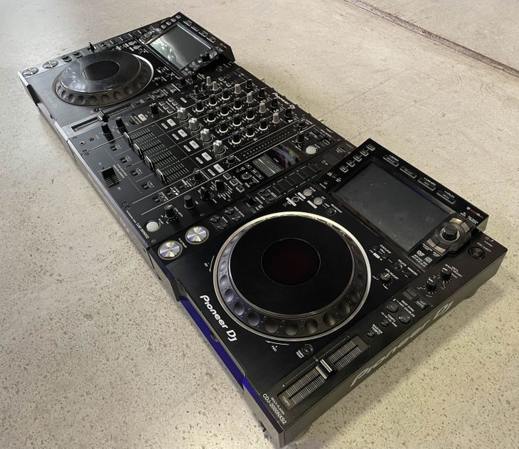 2x CDJ2000NXS2 + 1x DJM900NXS2 - Imagen2