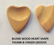 Handcrafted Heart Shape wood Guitar picks - Bild
