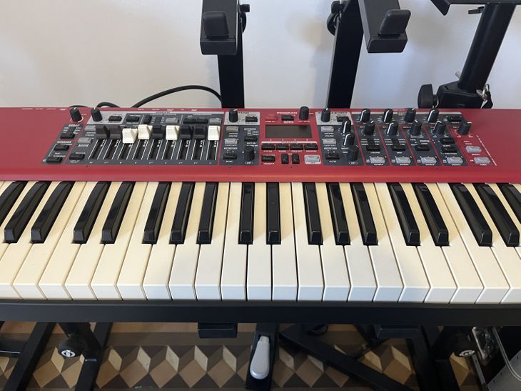 Nord Electro 6D 73 - Imagen2