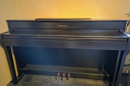 Yamaha Clavinova Clp 645 - Imagen