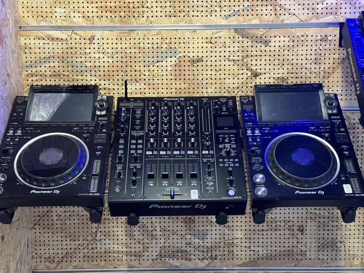 2x Pioneer DJ CDJ-3000 y 1x DJM-A9 - Imagen por defecto