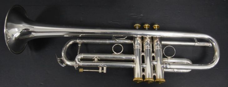 Trompeta Bach Stradivarius 43 – 25LR Corporation - Imagen3