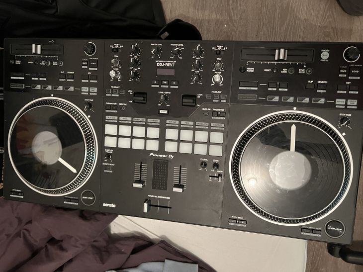 Pioneer DDJ REV7 - Image2