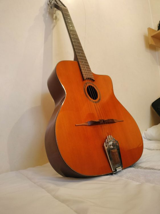 Vendo guitarra Nash acústica valorada en 10.000€ - Imagen por defecto