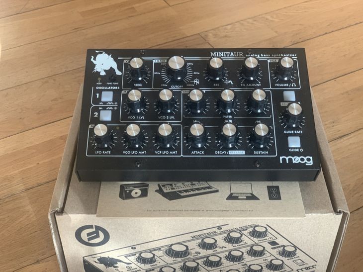Moog Minitaur Bass Synthesizer, OVP, ink. Kabel - Immagine5