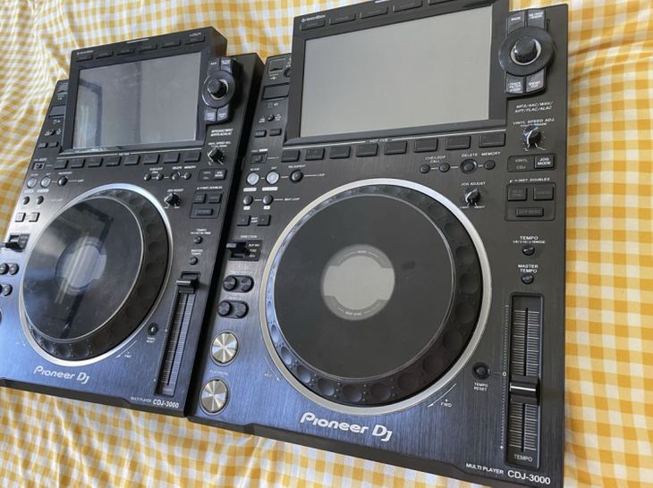 Una pareja de CDJ3000 muy nuevos - Imagen por defecto