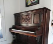 Sterling piano 1925.
 - Image