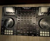Denon DJ MCX8000 Standalone DJ Controller 2-Deck - Imagen