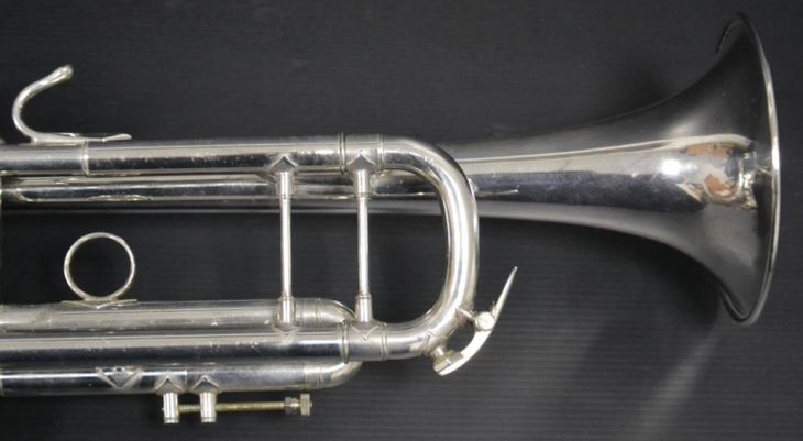 Trompeta Bach Stradivarius pabellón 43 - Imagen6