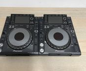 2x Pioneer CDJ-2000 Nexus
 - Bild