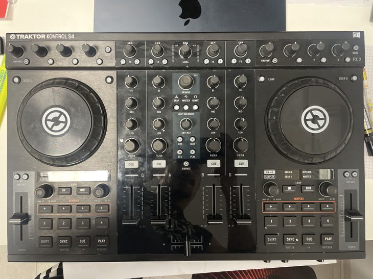 Traktor S4 mk 1 - Immagine3