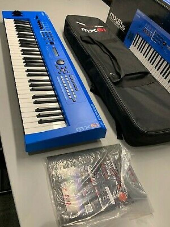 Yamaha MX61 61 Key Synthesizer Keyboard - Bild3