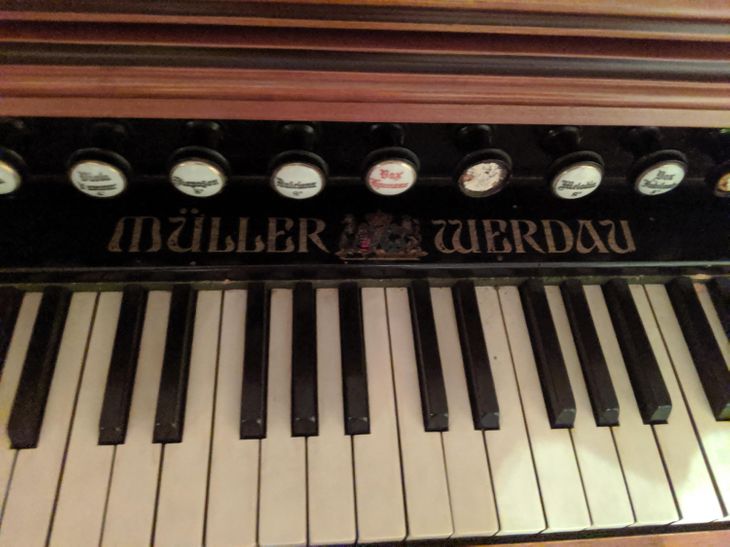 Harmonium. Marca Muller Werdau. - Imagen3