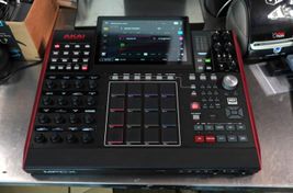 Campionatore e sequenziatore autonomo AKAI MPC X
 - Immagine