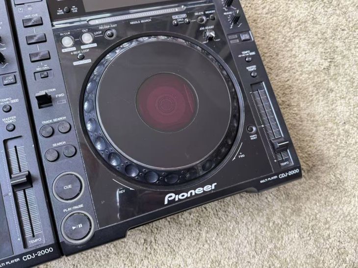 a pair of cdj 2000 - Immagine5