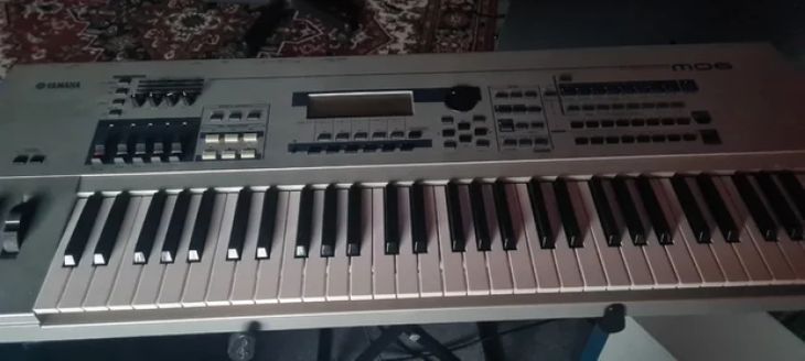 Yamaha MO6 teclado sin uso - Imagen2
