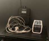 Sistema completo de monitor de oídos Shure
 - Imagen