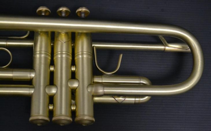 Trompeta Bach Stradivarius 72 estrella laca mate - Imagen6