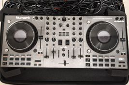 Numark NS4FX + caso UDG - Imagen