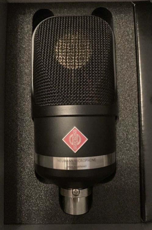 Micro Studio Neumann TLM 107 - Imagen2