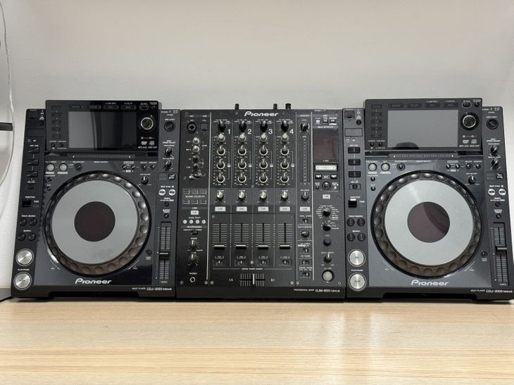 Set Pioneer DJ 2x CDJ-2000 Nexus + DJM-900 Nexus - Imagen por defecto