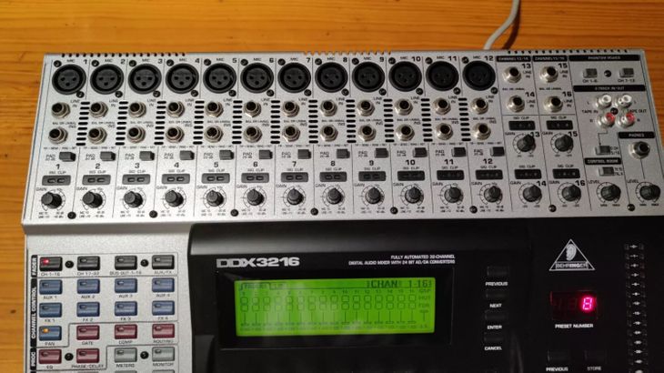 Multitrack Digital Mixer / Digitalmixer - BEHRINGE - Immagine2