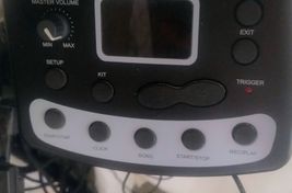 Batterie électronique Drumtech + ampli Medeli AP30 - Imagen