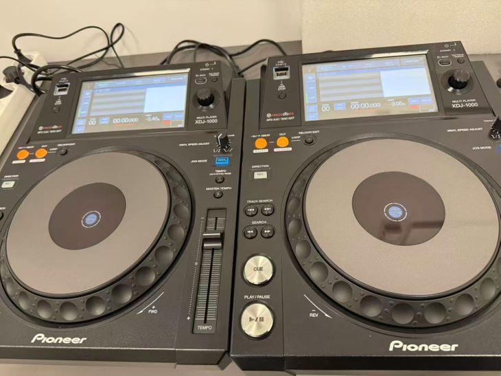 a pair of xdj 1000 - Imagen por defecto