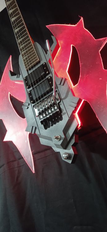 Guitarra eléctrica inspirada en Doom Eternal LRG - Image3