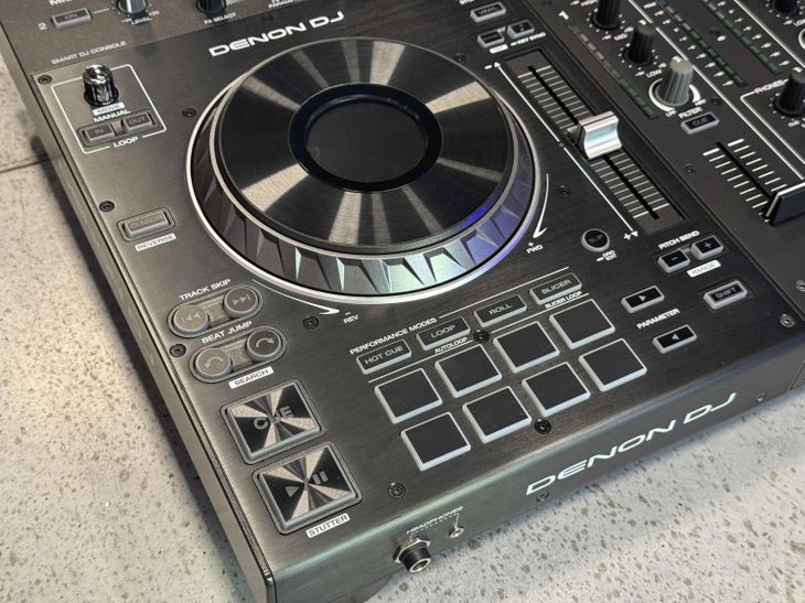 Denon DJ Prime 2 - Imagen2