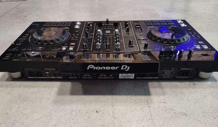Pioneer DJ XDJ-RX2 + Flightcase - Immagine5