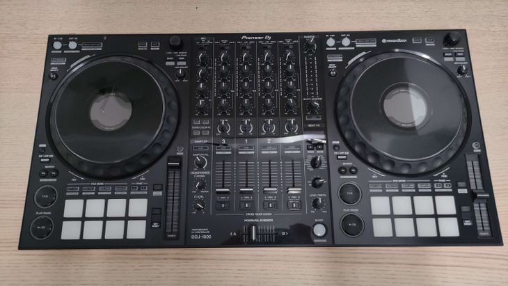 Pioneer DJ DDJ-1000 - Imagen por defecto