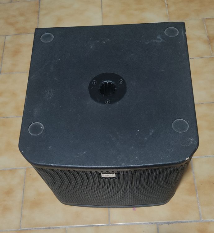 Subwoofers,subgraves, altavoces electro voice zxa1 - Imagen por defecto