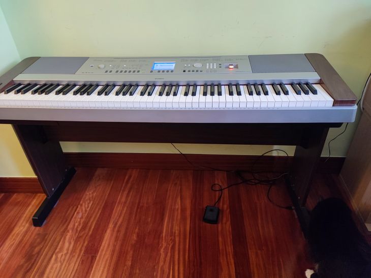 Piano digital YAMAHA DGX-640 - Imagen6