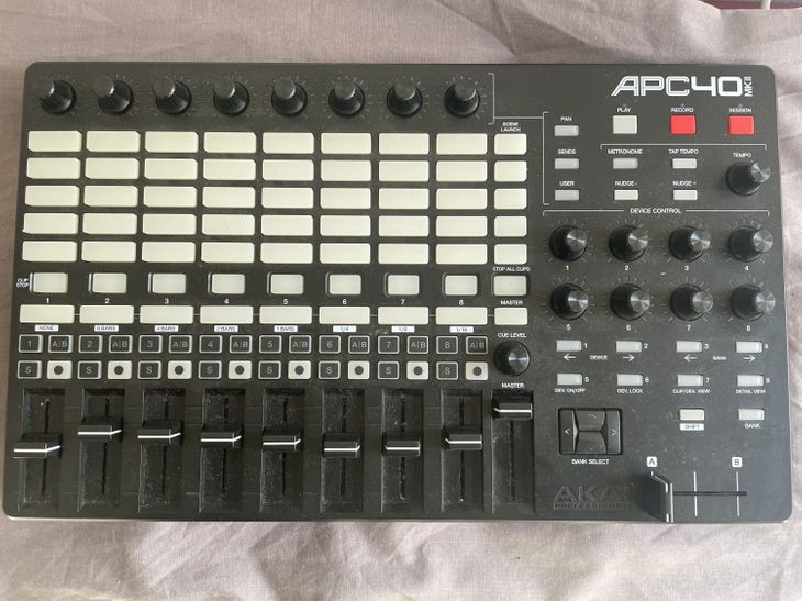 AKAI APC40 MKII - Imagen por defecto