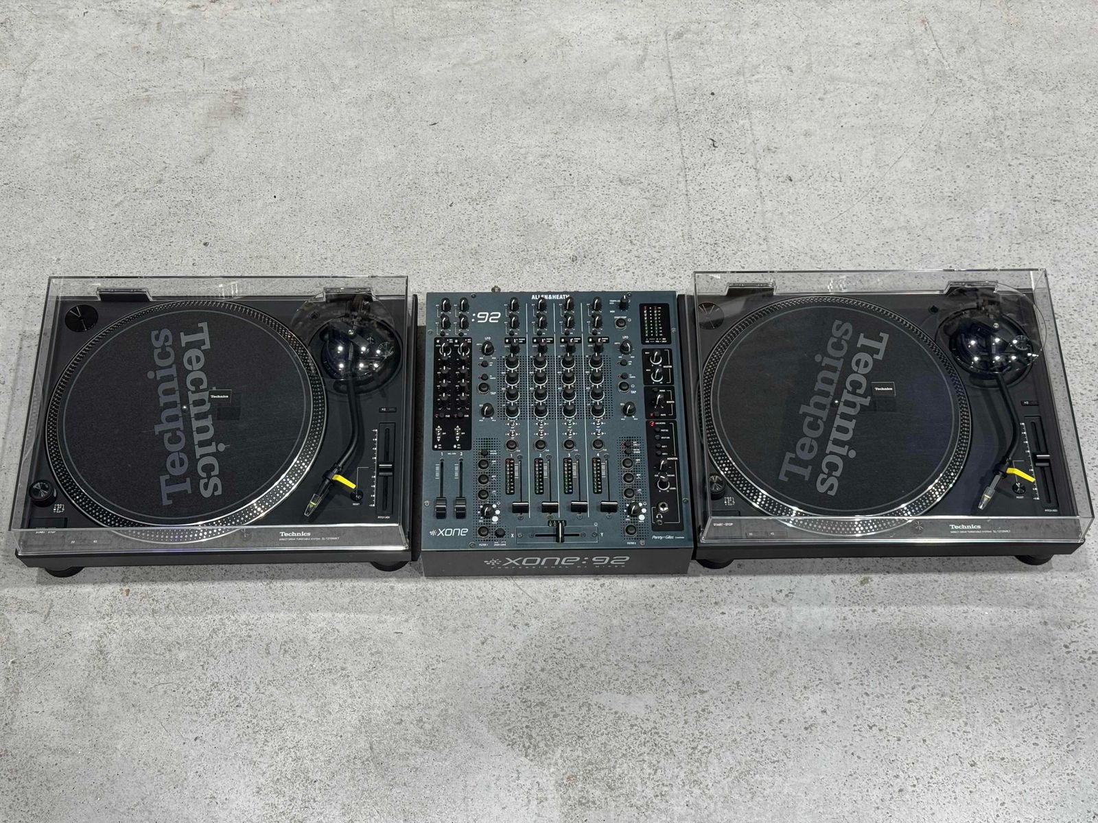 2x technics sl 1210 mk7 + allen heath xone 92