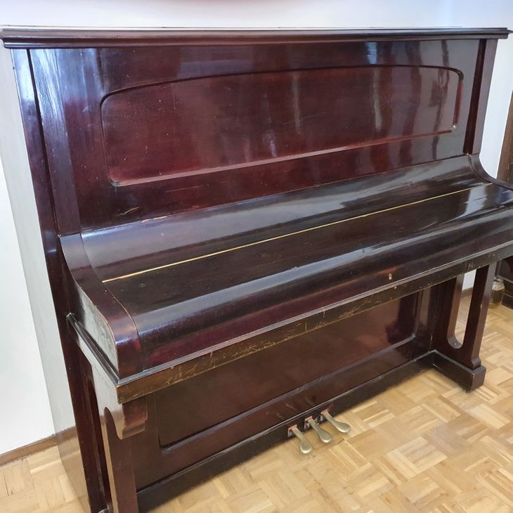Se vende piano de 114 años. Buen estado - Imagen2