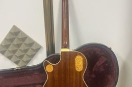 Gretsch G6134 Penguin Japan Premium Gold Edition
 - Bild
