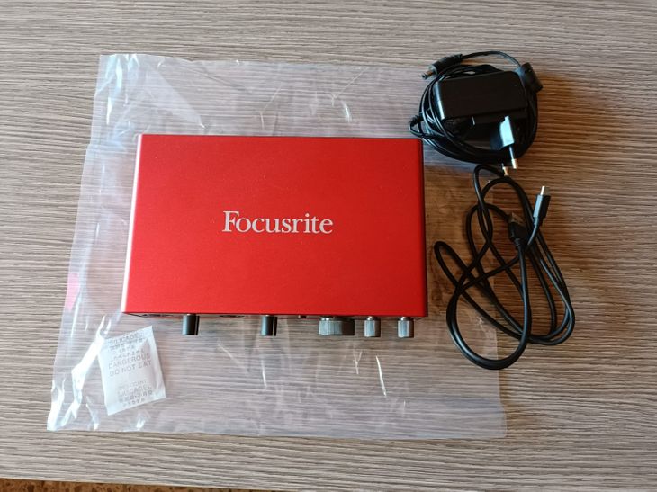 Focusrite Scarlett 8i6 - Bild3