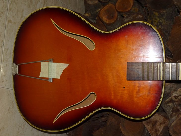 Bonita guitarra vintage Musima, simple proyecto - Imagen2