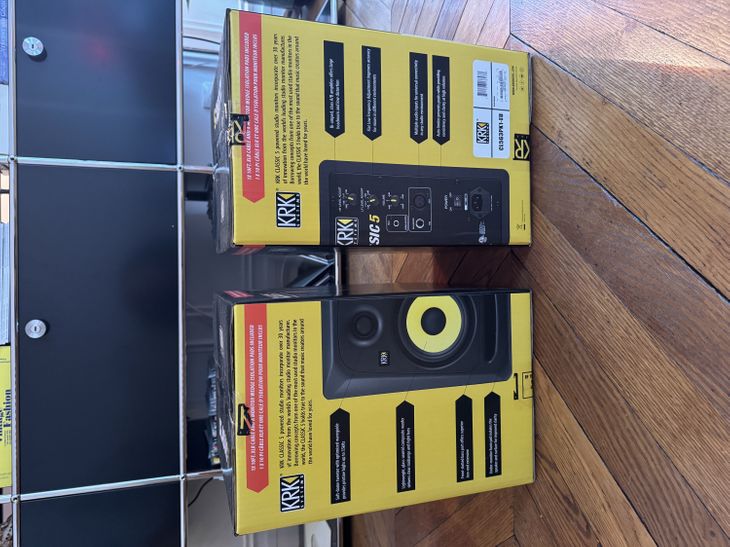 Enceintes KRK Classic 5 Monitor x 2 (neuf) - Imagen por defecto