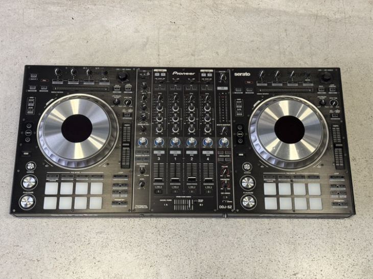 Pioneer DDJ-SZ + Magma Flightcase - Imagen por defecto