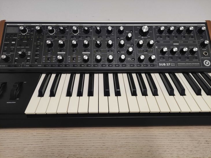 Moog Sub 37 - Immagine6