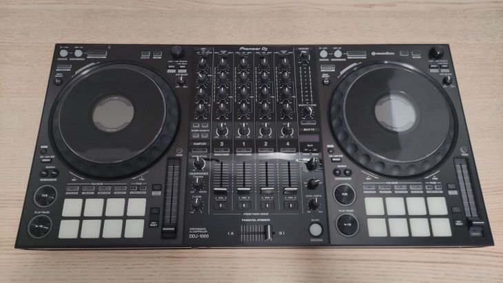 Pioneer DJ DDJ-1000 - Imagen por defecto