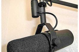 Dynamisches Gesangsmikrofon Shure SM7B
 - Bild
