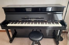 piano vertical kawai
 - Imagen