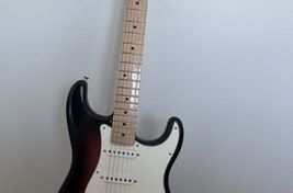 Fender Player Stratocaster - 3-Color Sunburst - Imagen