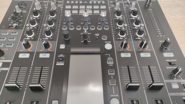 Pioneer DJM-2000NXS - Bild6