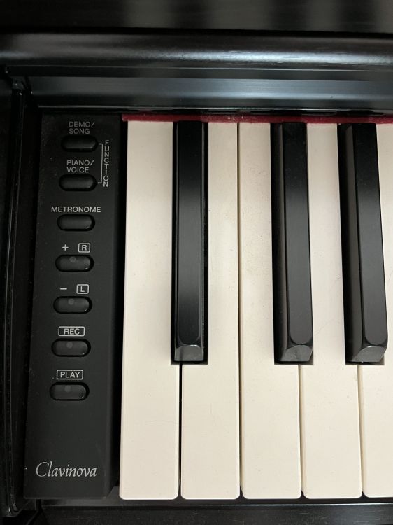 Piano de pared eléctrico YAMAHA Clavinova CLP-525 - Immagine3