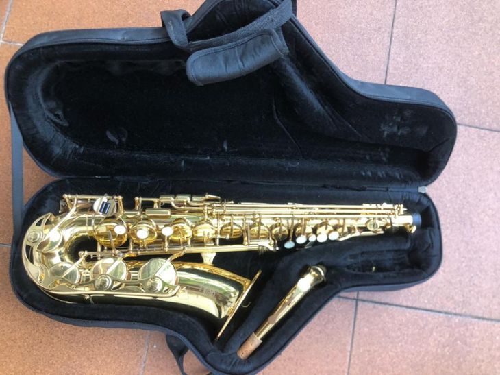 Saxofón Alto Yamaha YAS-275 - Imagen por defecto